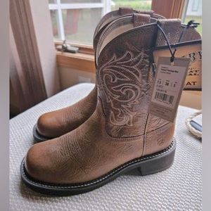 Women’s Ariat boots 7.5 New With Tags